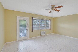 177 Newport Dr in Deerfield Beach, FL - Building Photo - Building Photo