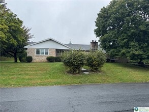 1035 Ridge Ave in Allentown, PA - Building Photo - Building Photo