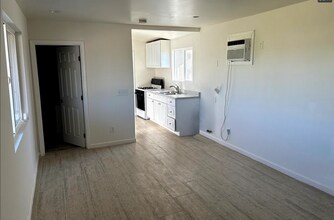 8233 W Avenue E12, Unit GH in Lancaster, CA - Building Photo - Building Photo