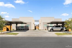 15 Duke Ave in McAllen, TX - Building Photo
