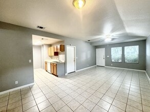 7941-7943 M G Rd in San Antonio, TX - Building Photo - Building Photo