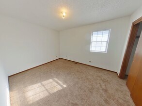 3227 S Illinois St in Wichita, KS - Building Photo - Building Photo