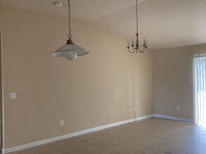 35 Brunswick Ln in Palm Coast, FL - Building Photo - Building Photo