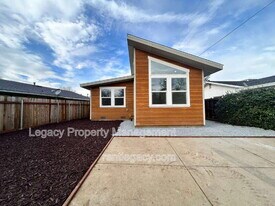 10753 Oakton Way in Rancho Cordova, CA - Building Photo