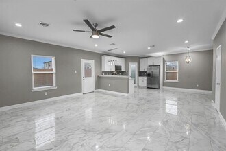 4805 Wilmington St in Houston, TX - Foto de edificio - Building Photo