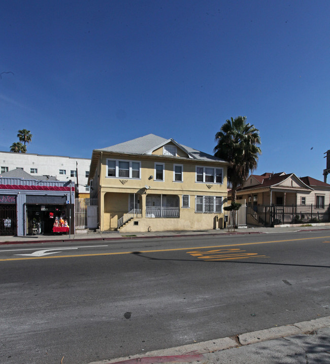 1539 W 8th St in Los Angeles, CA - Foto de edificio - Building Photo