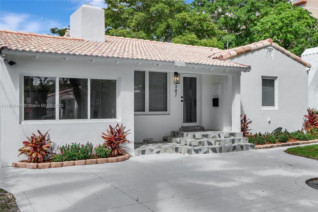 347 SW 31st Rd in Miami, FL - Building Photo