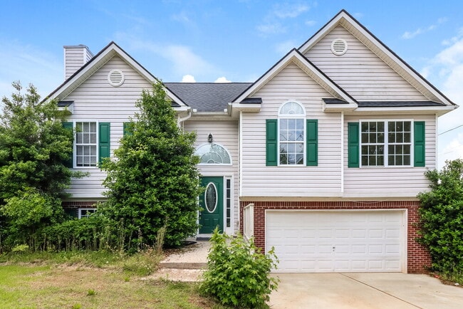 property at 221 Stagecoach Pass