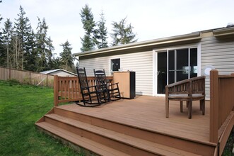 3151 N Shadowbrook Ln in Oak Harbor, WA - Building Photo - Building Photo