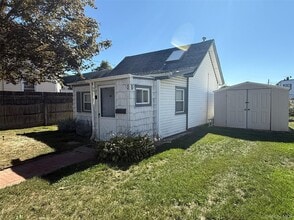 10 Hiddink St in Sayville, NY - Building Photo - Building Photo