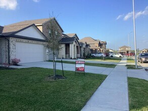 18739 Frost Ridge Dr in Crosby, TX - Building Photo - Building Photo