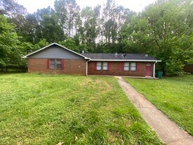 161 Kim Chase Rd, Unit A in Athens, GA - Building Photo