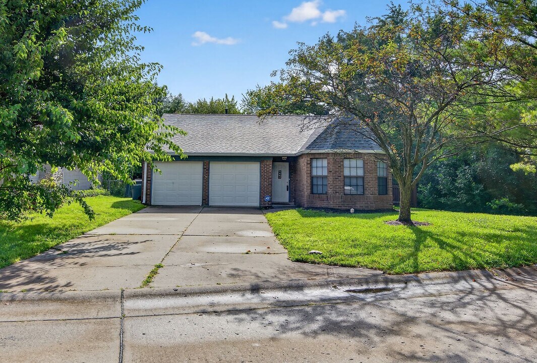 8937 Summer Walk Dr E in Indianapolis, IN - Building Photo