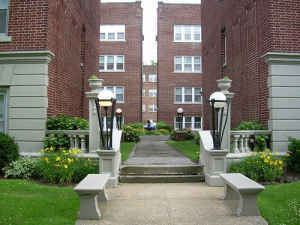 Lake Overlook East & West Building in Lakewood, OH - Foto de edificio - Building Photo