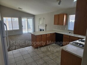 7857 W March Brown Ave in Las Vegas, NV - Building Photo - Building Photo