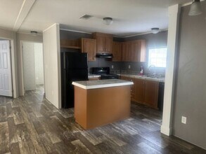 9402 Paradise Dr in Tampa, FL - Building Photo - Building Photo