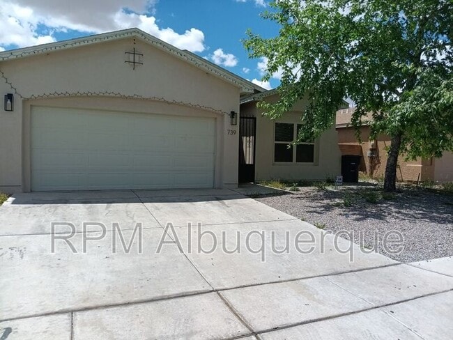 property at 739 Taos Pl SW