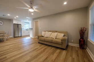 1501 Sharon Rd in Tallahassee, FL - Building Photo - Building Photo