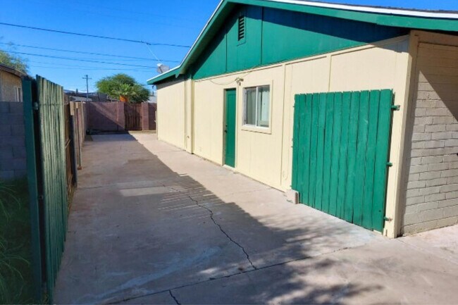 720 E Brenda Dr in Casa Grande, AZ - Building Photo - Building Photo