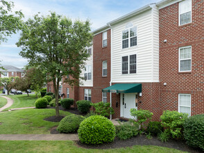 Cedar Lee Condominiums in Bealeton, VA - Building Photo - Building Photo