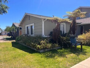4208 Quapaw Ave in San Diego, CA - Foto de edificio - Building Photo