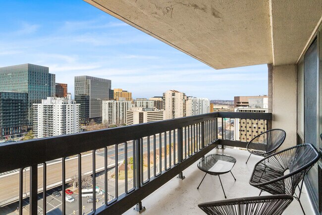 1515 Richmond Hwy in Arlington, VA - Foto de edificio - Building Photo