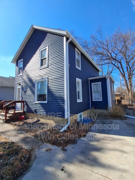 1212 Sibley St in Hastings, MN - Building Photo