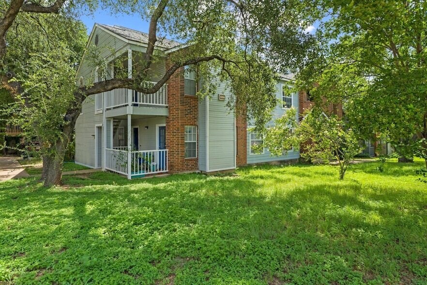 4208 Duval Rd in Austin, TX - Foto de edificio