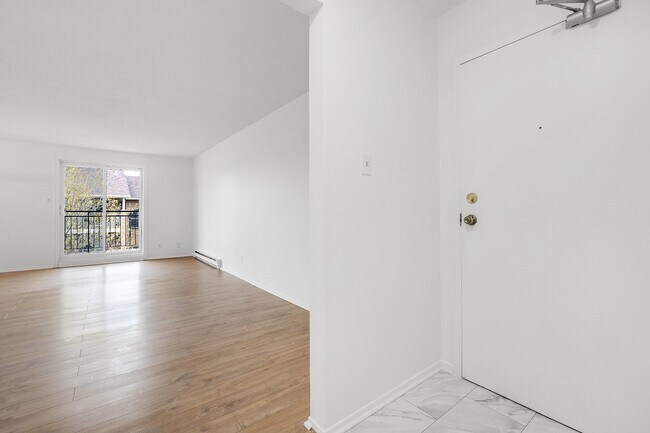 146 Rue de Lausanne in Gatineau, QC - Building Photo - Building Photo