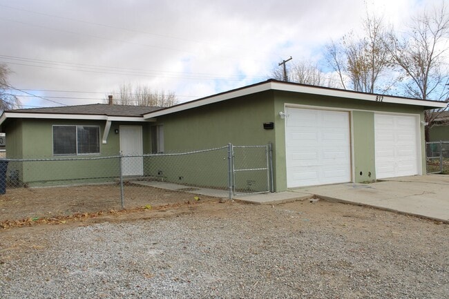 812 Aspen Dr in Tehachapi, CA - Building Photo - Building Photo