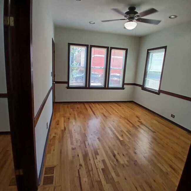 2856 N Western Ave in Chicago, IL - Building Photo - Building Photo