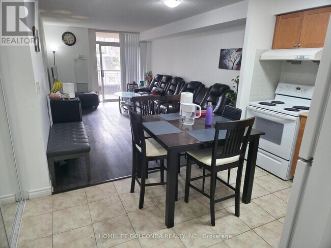 3888 Duke of York Blvd in Mississauga, ON - Building Photo - Building Photo