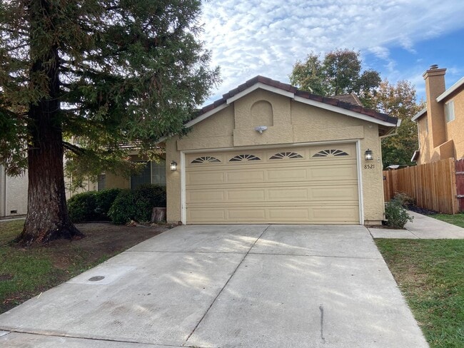 8521 Oakenshield Cir in Sacramento, CA - Building Photo - Building Photo