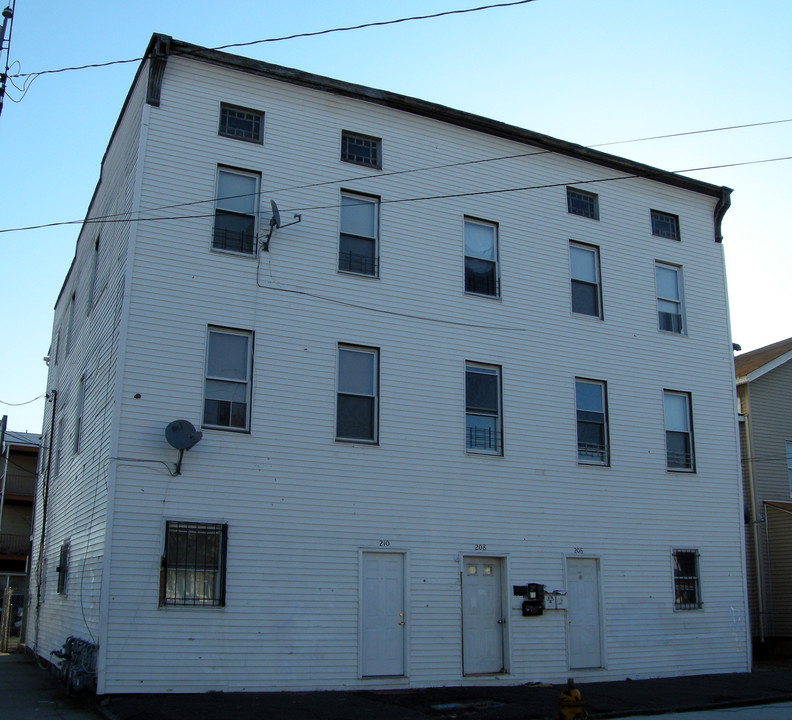 202 Park St in Bridgeport, CT - Building Photo