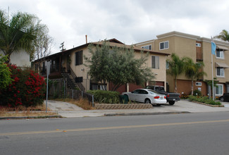 1020 Robinson Ave in San Diego, CA - Foto de edificio - Building Photo