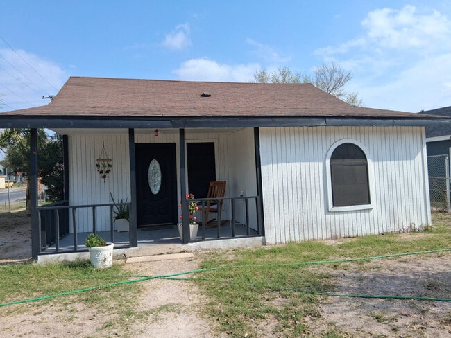 228 W Kelly Ave, Unit 426 in Pharr, TX - Building Photo - Building Photo