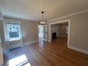409 Valley Rd in Montclair, NJ - Building Photo - Building Photo