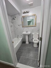 557 Roosevelt Ave in Carteret, NJ - Building Photo - Building Photo