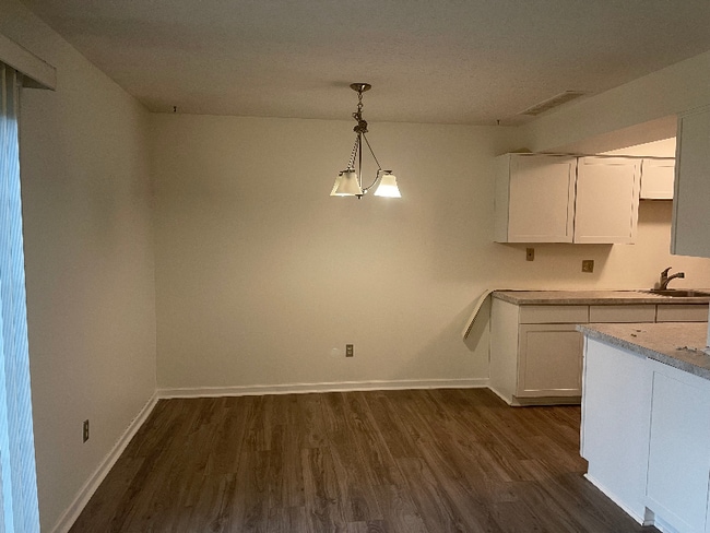 13952 Oakbrook Dr in North Royalton, OH - Building Photo - Building Photo