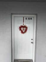 6195 W 18th Ave in Hialeah, FL - Building Photo