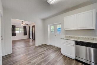 175 11th Ave SW in Largo, FL - Building Photo - Building Photo