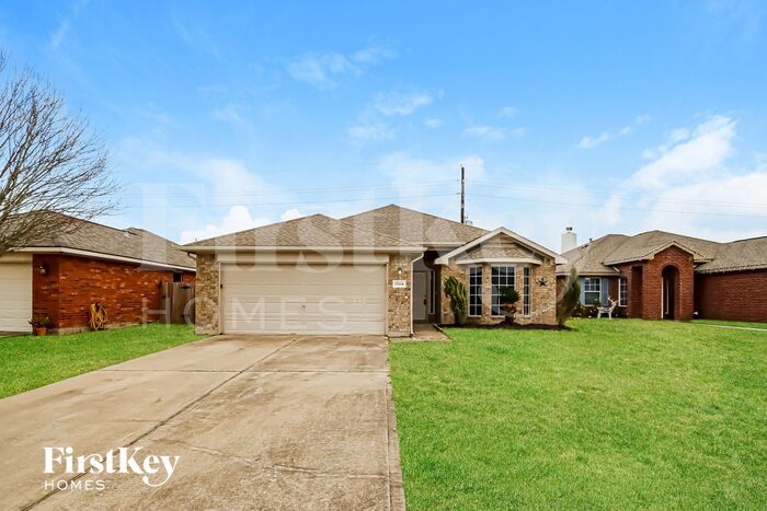 15114 Diamond Way in Baytown, TX - Building Photo
