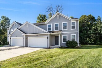 1048 Broken Ridge Dr in Lansing, MI - Building Photo - Building Photo