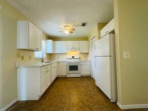 2010 SW Beauregard St in Port St. Lucie, FL - Building Photo - Building Photo