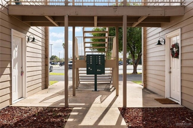 1006 W Kelly Ave, Unit G in Pharr, TX - Building Photo - Building Photo