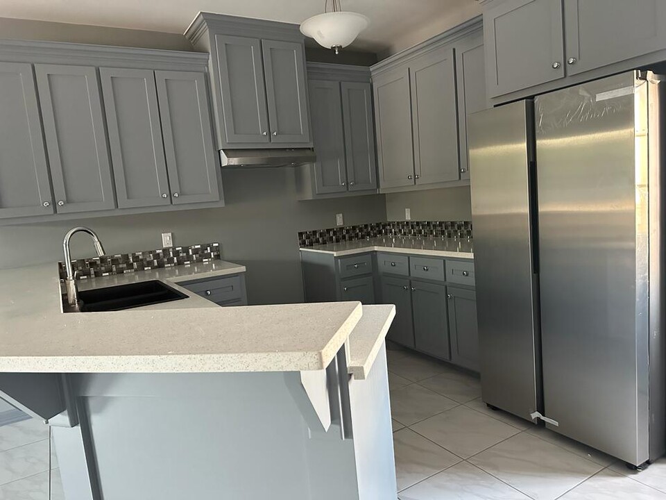 530 Ebony, Unit Apartment #3 in Alamo, TX - Building Photo