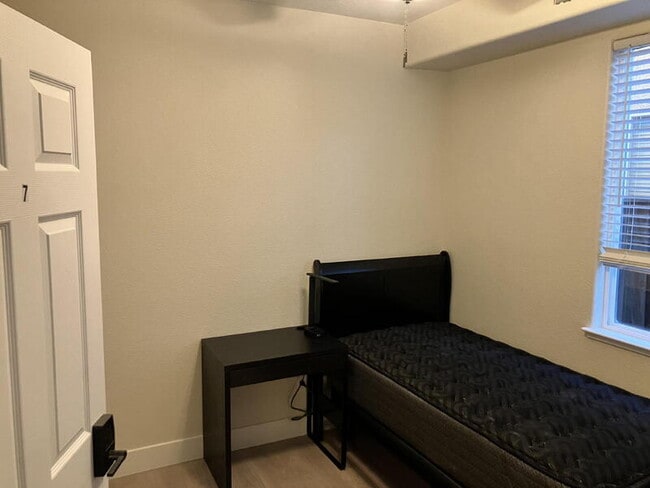 property at 660 Greg Thatch Cir