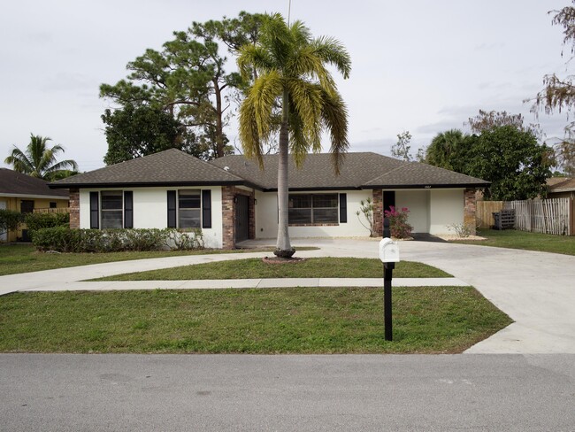 property at 1507 Hollyhock Rd