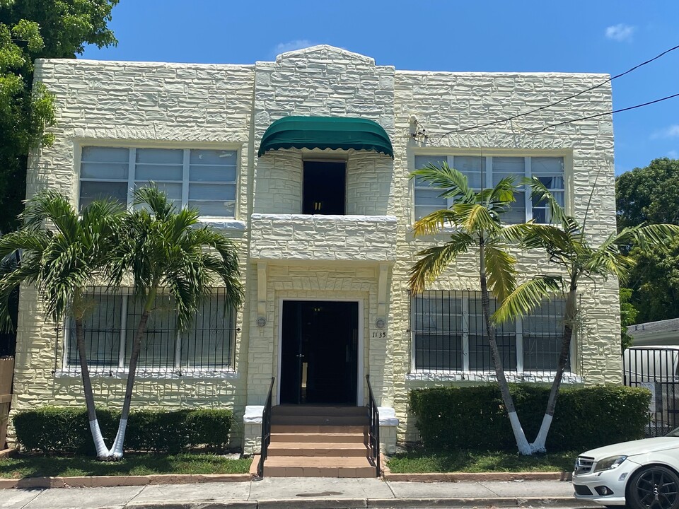 1135 SW 6th St in Miami, FL - Building Photo