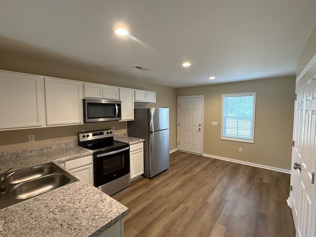 201 Fire Tower Rd in Richlands, NC - Building Photo - Building Photo